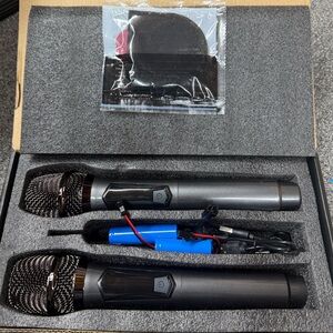 2 Piece Wireless Microphone Set - Black
